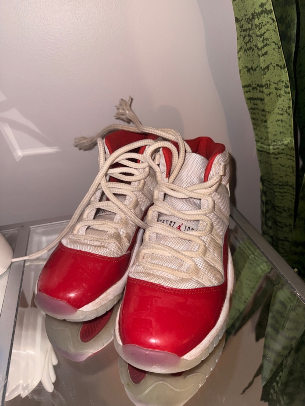 Jordan Kids Red and White Retro High-Top Sneakers - Picture 4 of 4